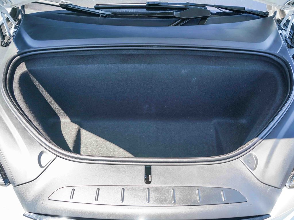 Thumbnail: 2023 Tesla Model X - 28