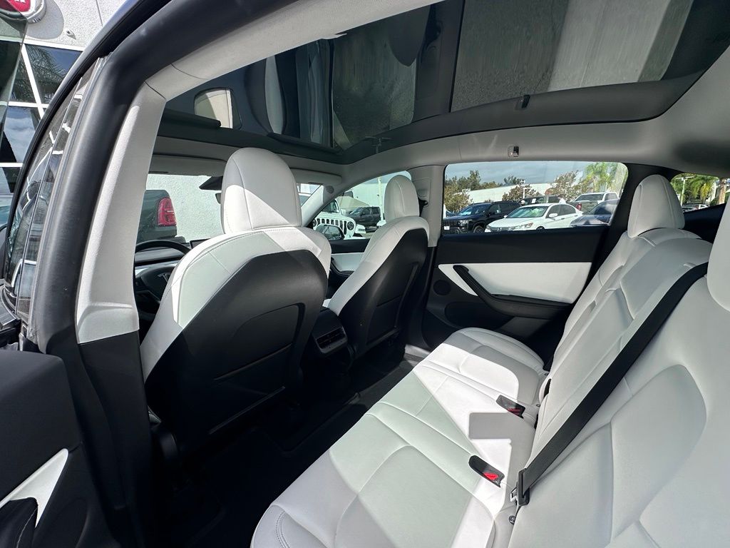 Thumbnail: 2022 Tesla Model Y - 5