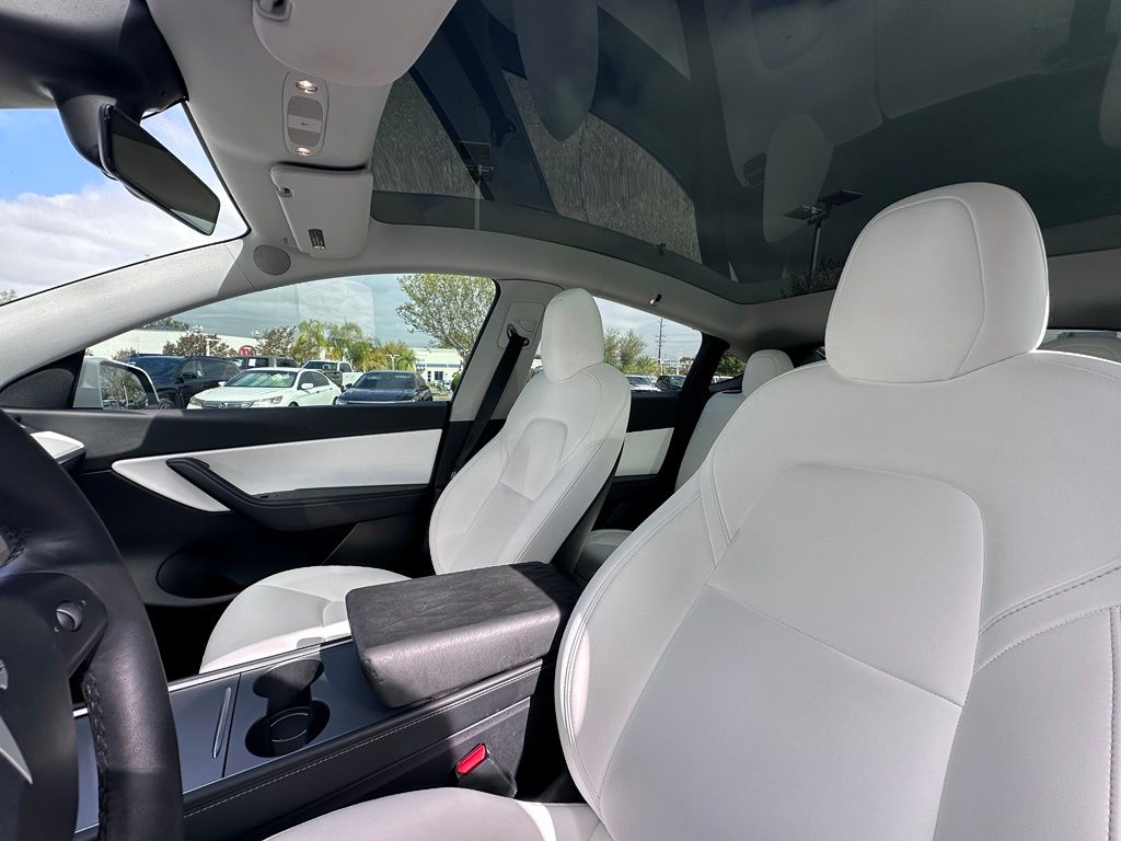 Thumbnail: 2022 Tesla Model Y - 4