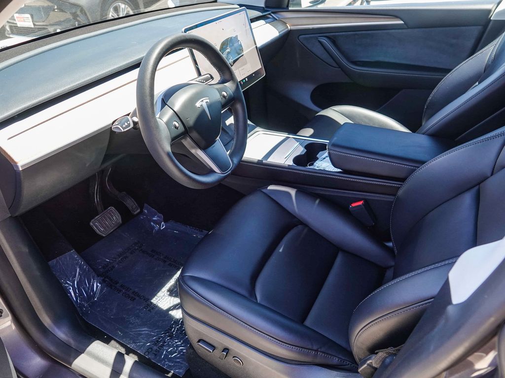 Thumbnail: 2023 Tesla Model Y - 10