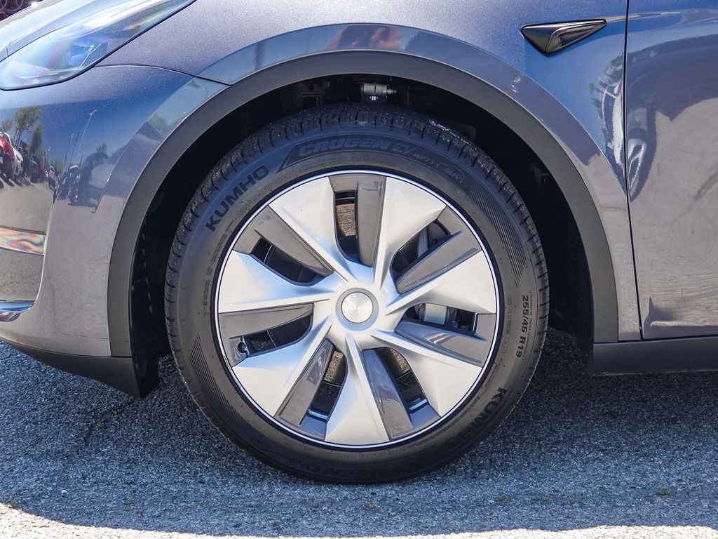 Thumbnail: 2023 Tesla Model Y - 19