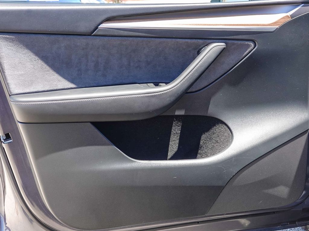 Thumbnail: 2023 Tesla Model Y - 20