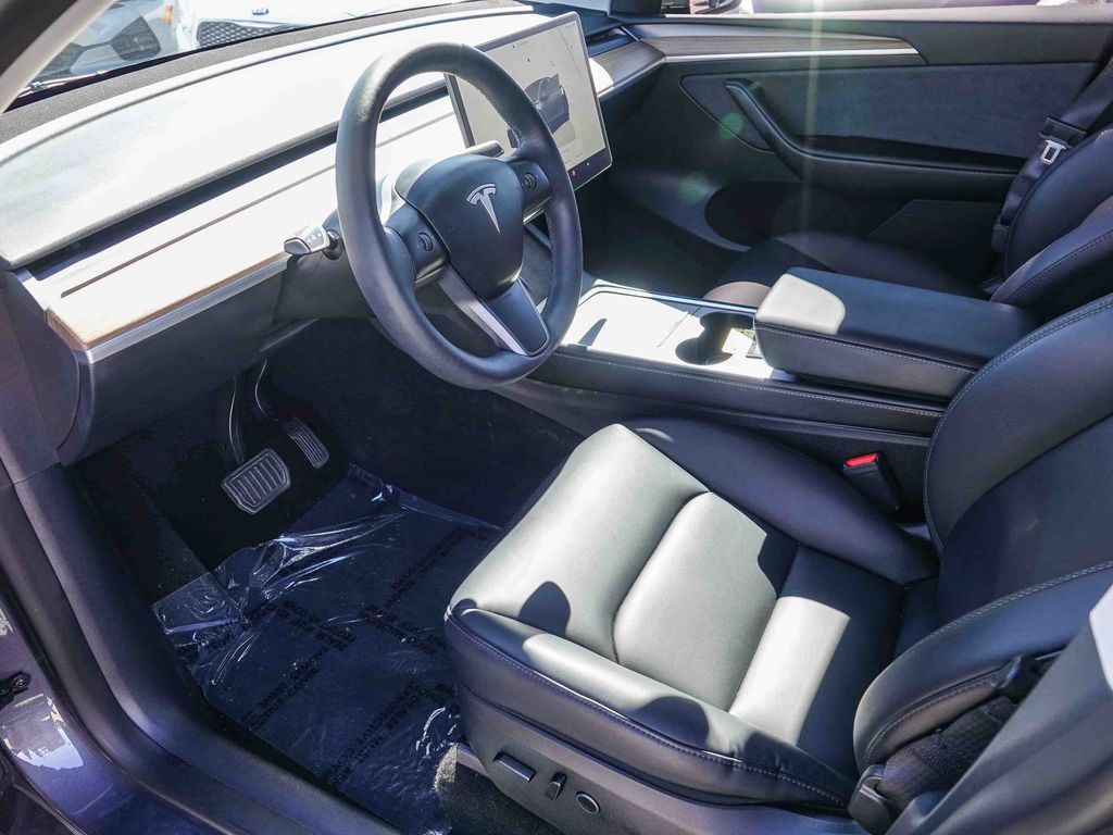 Thumbnail: 2023 Tesla Model Y - 10