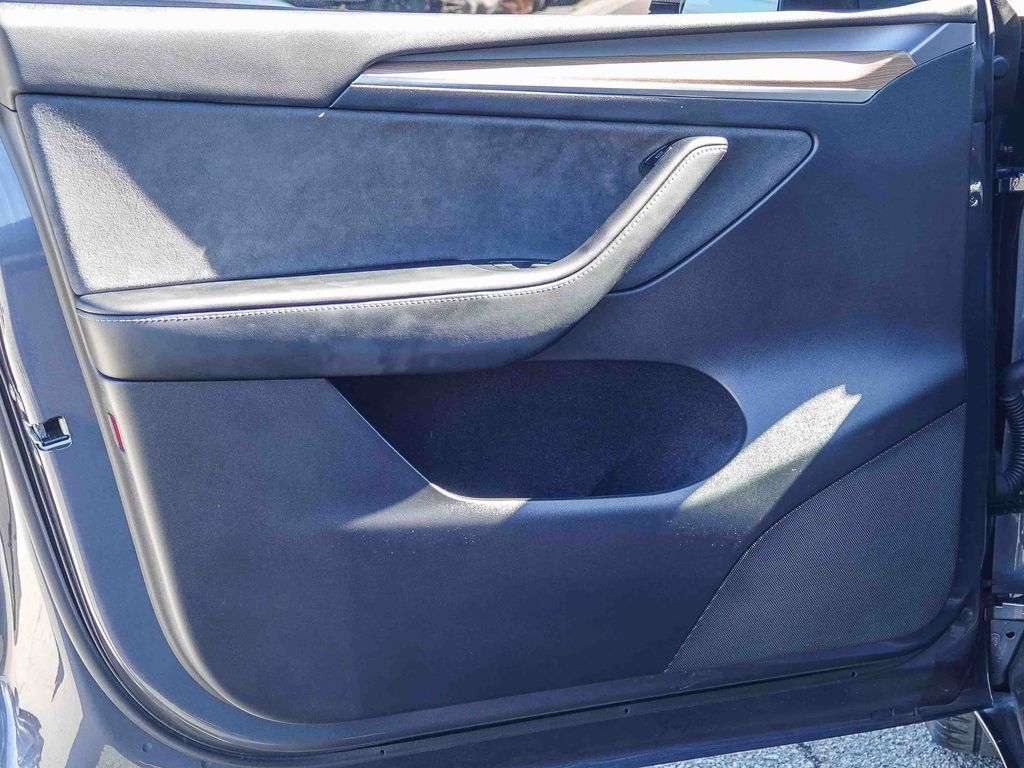 Thumbnail: 2023 Tesla Model Y - 20