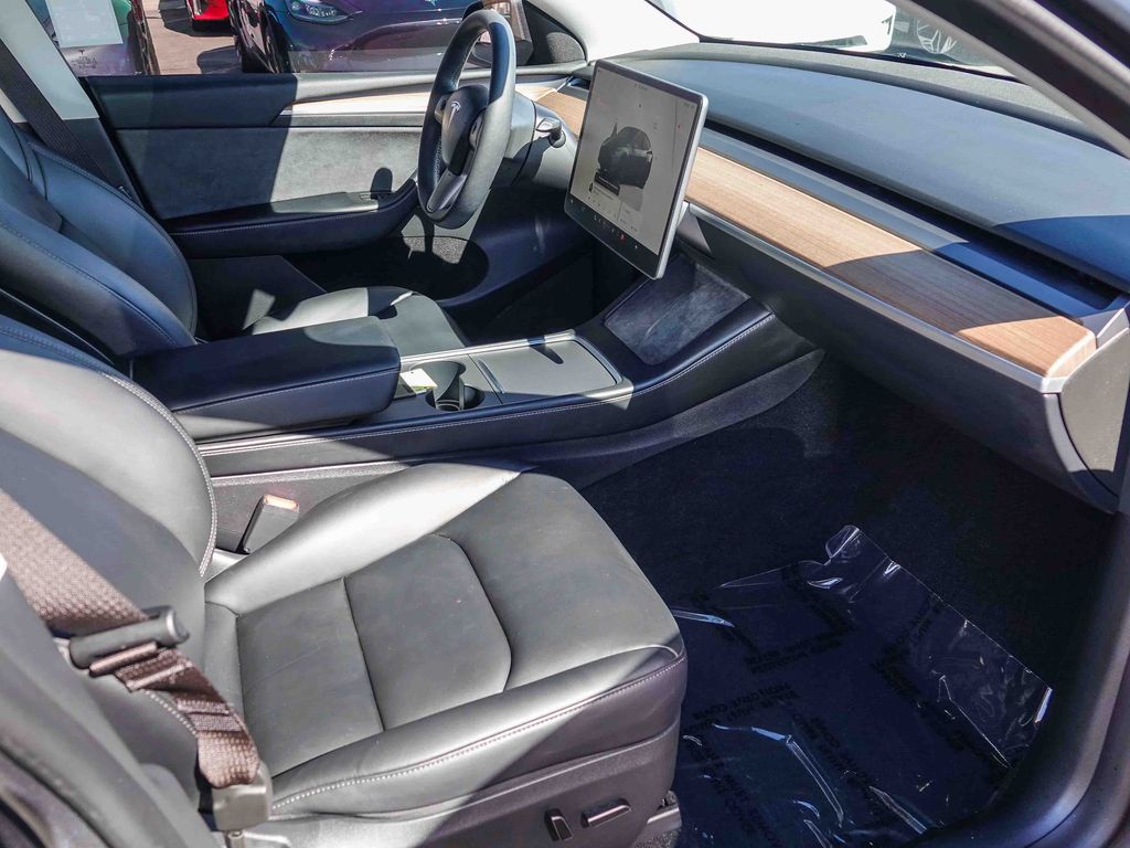 Thumbnail: 2023 Tesla Model Y - 9