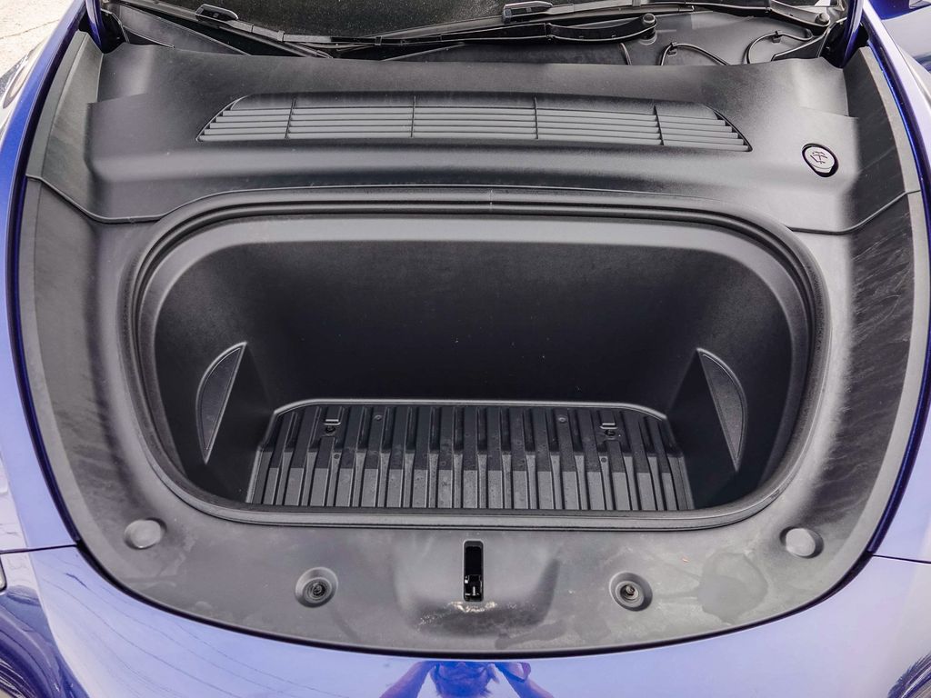 Thumbnail: 2024 Tesla Model Y - 27