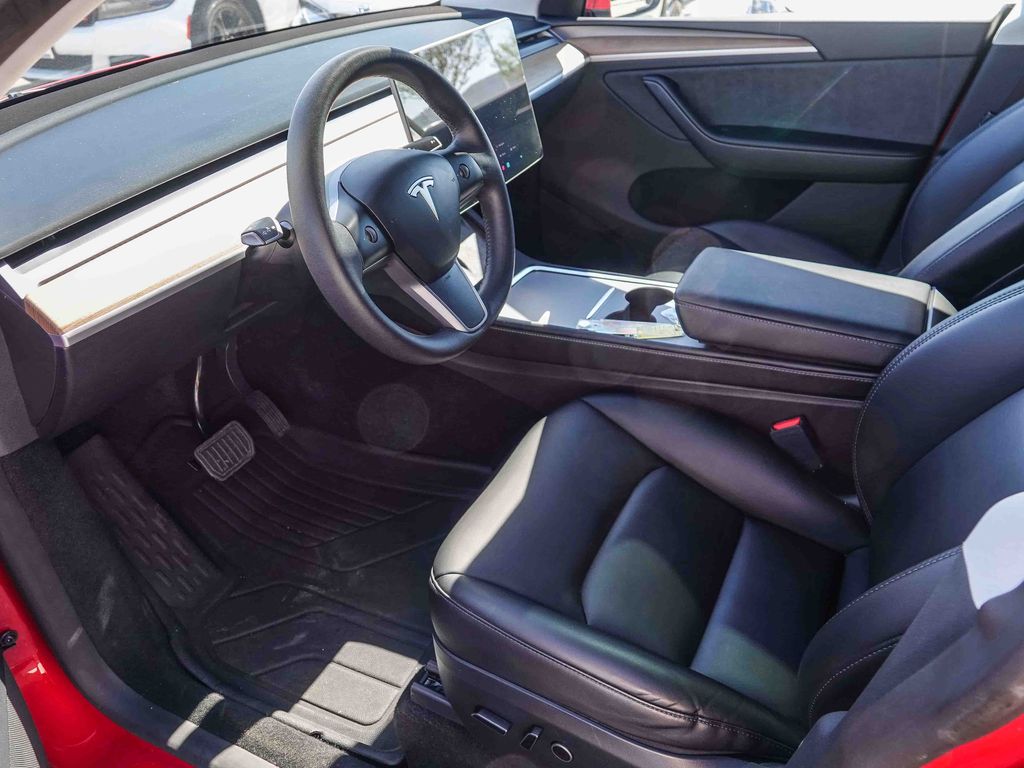 Thumbnail: 2023 Tesla Model Y - 10