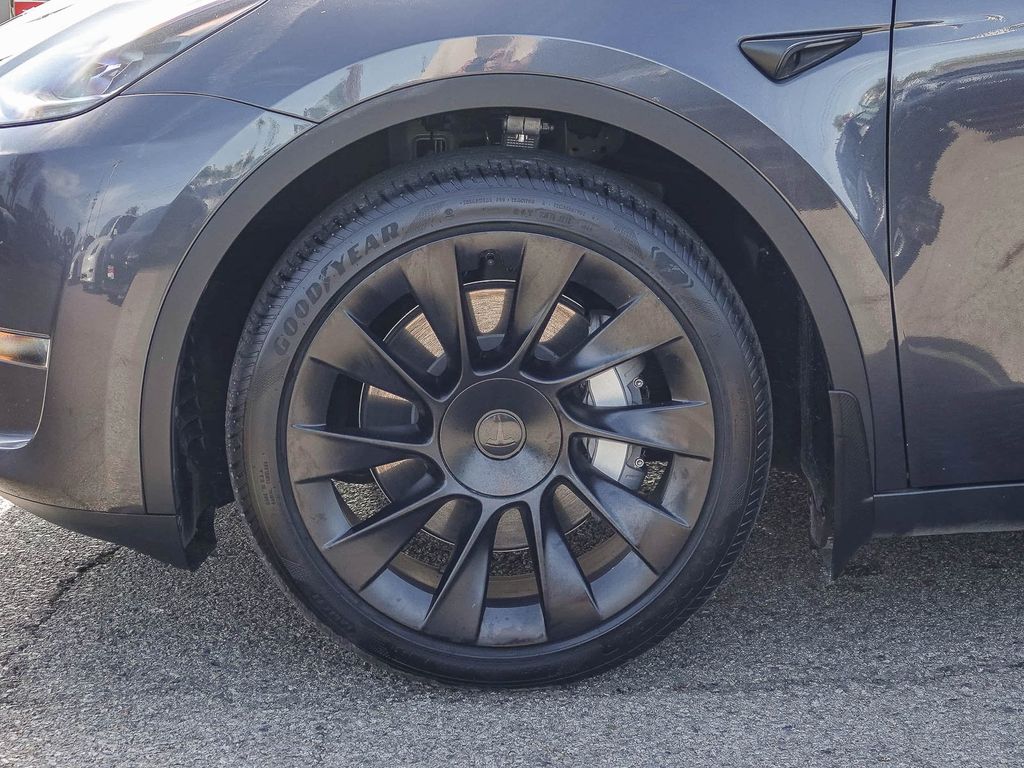 Thumbnail: 2024 Tesla Model Y - 18