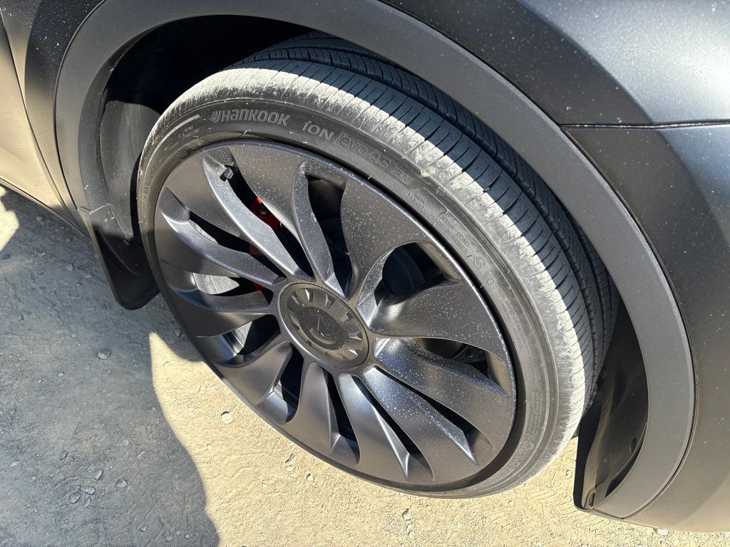 Thumbnail: 2024 Tesla Model Y - 5