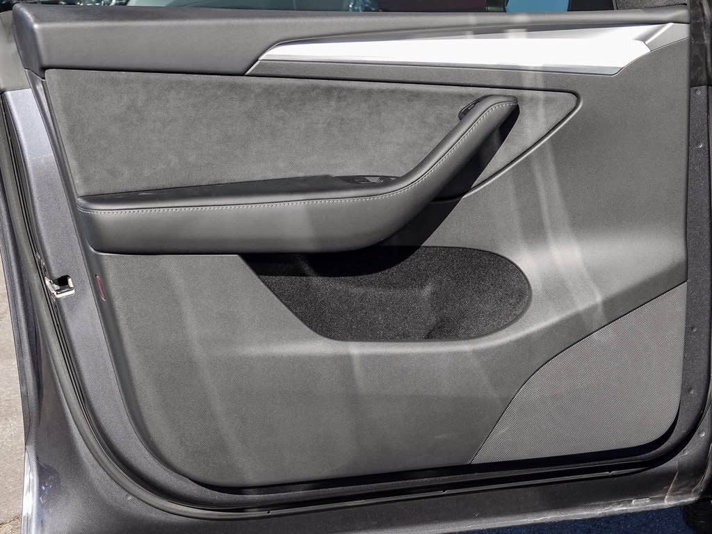 Thumbnail: 2022 Tesla Model Y - 19