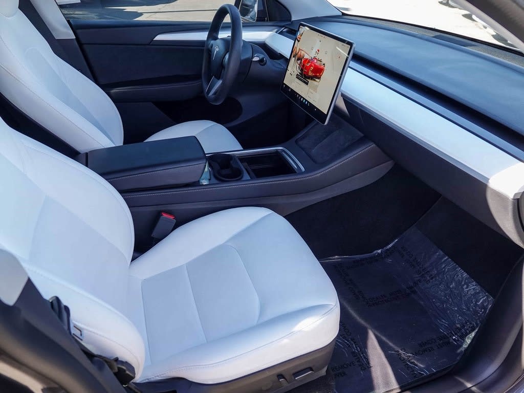 Thumbnail: 2022 Tesla Model Y - 8