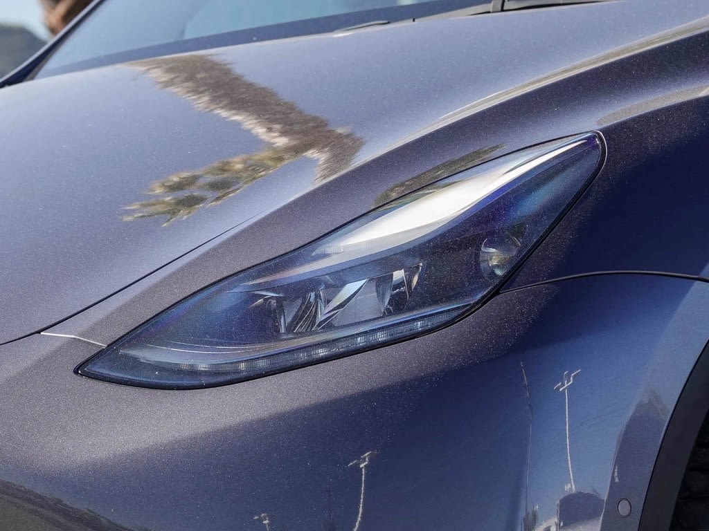 Thumbnail: 2022 Tesla Model Y - 17