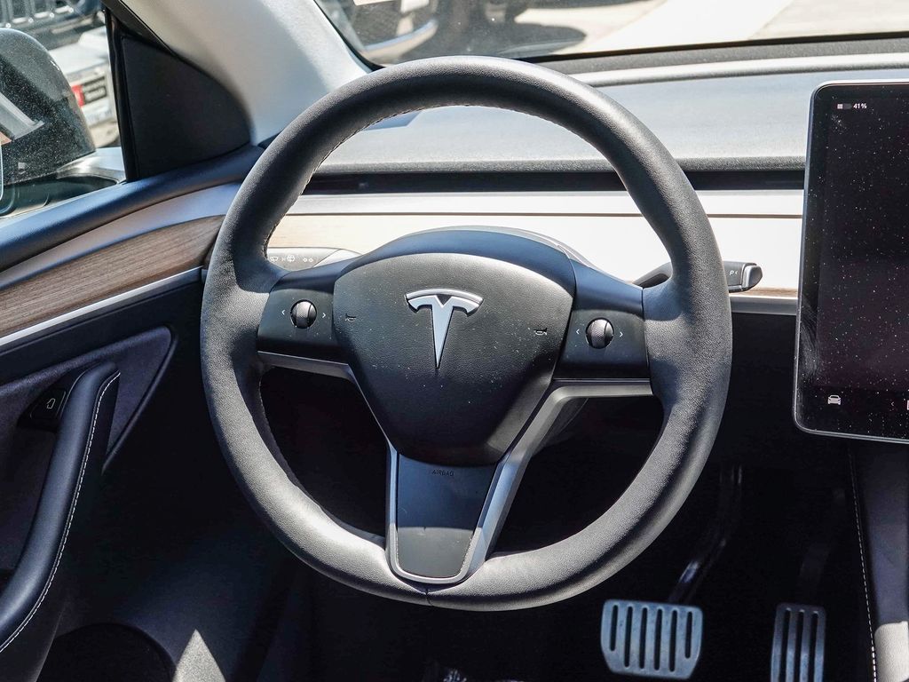 Thumbnail: 2023 Tesla Model Y - 9