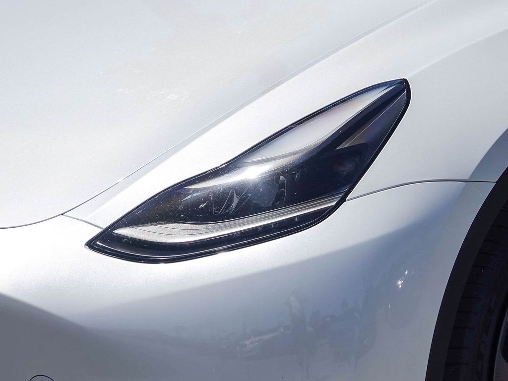 Thumbnail: 2024 Tesla Model Y - 17