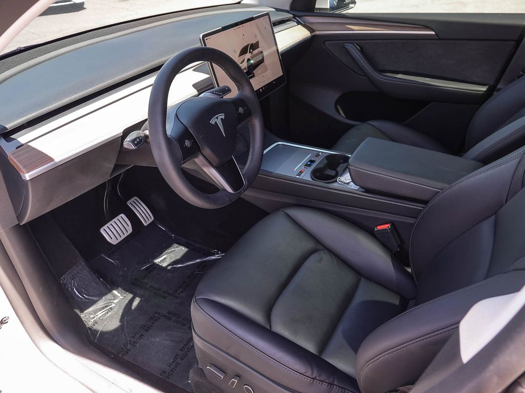Thumbnail: 2024 Tesla Model Y - 8
