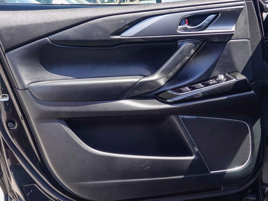 Thumbnail: 2022 Mazda CX-9 - 21