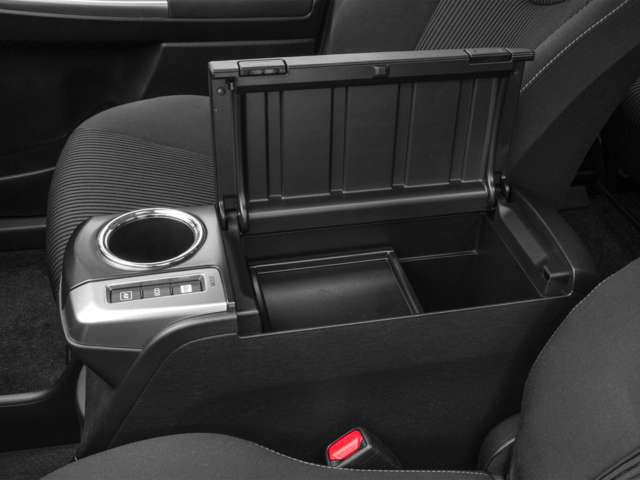 Thumbnail: 2016 Toyota Prius v - 11
