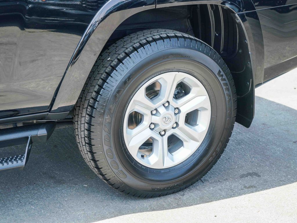 Thumbnail: 2023 Toyota 4Runner - 21