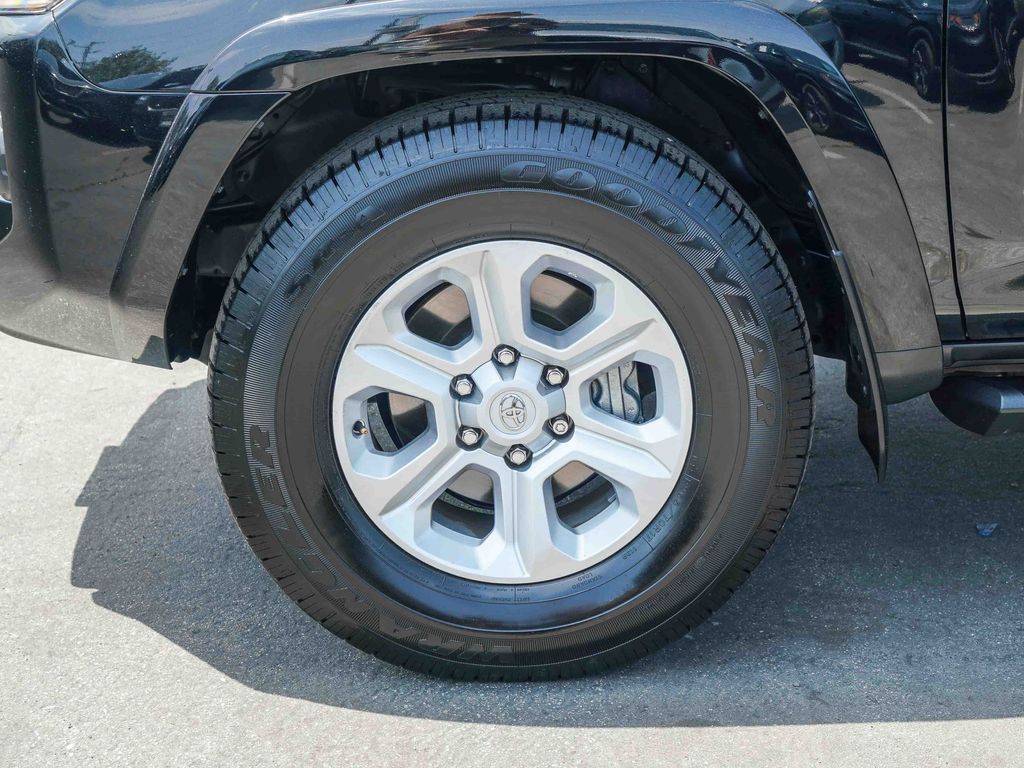Thumbnail: 2023 Toyota 4Runner - 6