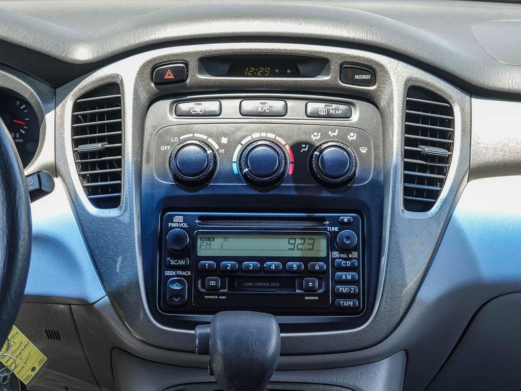 Thumbnail: 2003 Toyota Highlander - 12