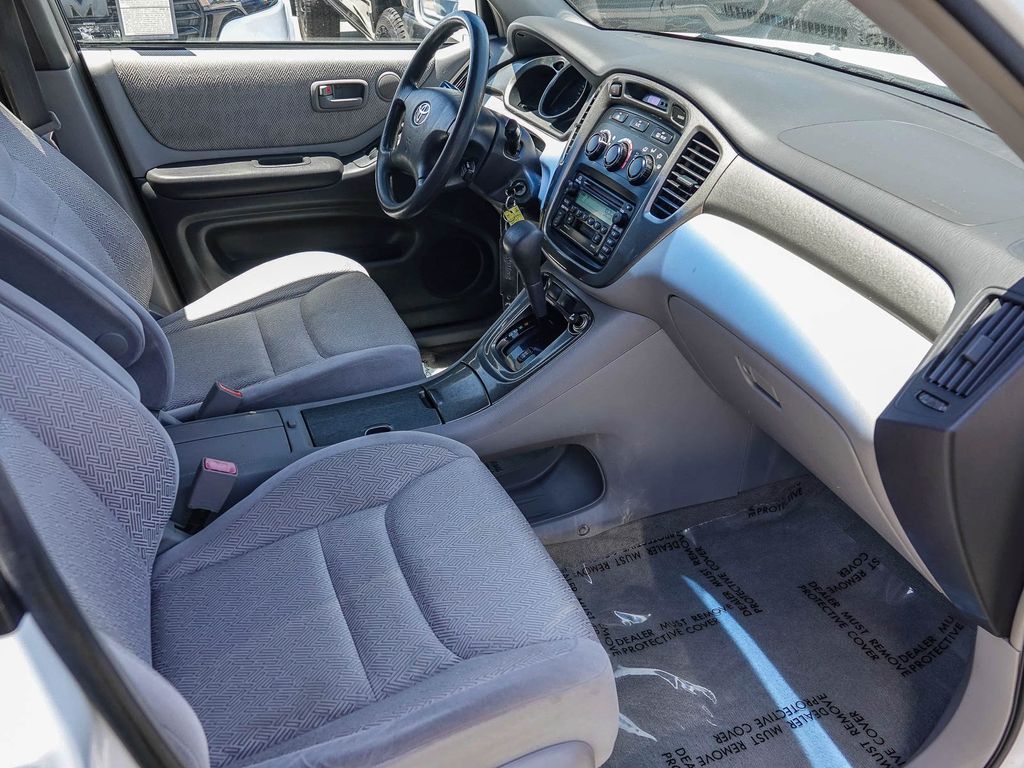 Thumbnail: 2003 Toyota Highlander - 9