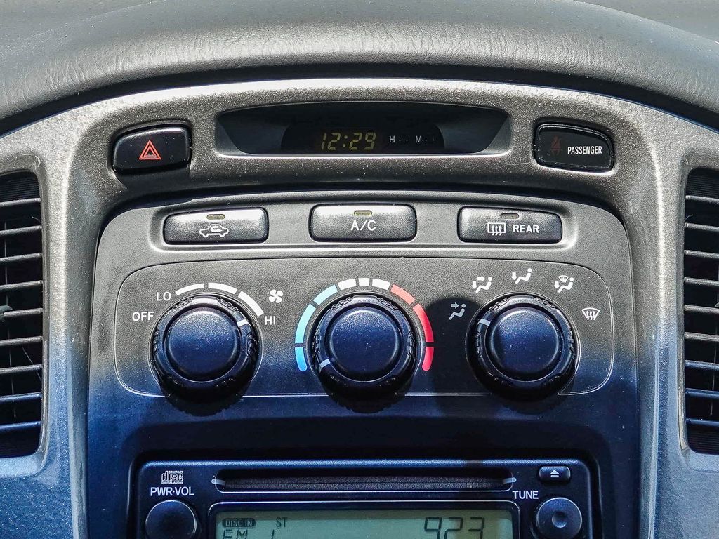Thumbnail: 2003 Toyota Highlander - 22