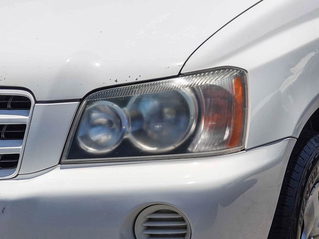 Thumbnail: 2003 Toyota Highlander - 20