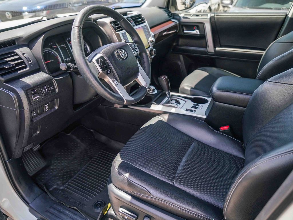 Thumbnail: 2021 Toyota 4Runner - 10
