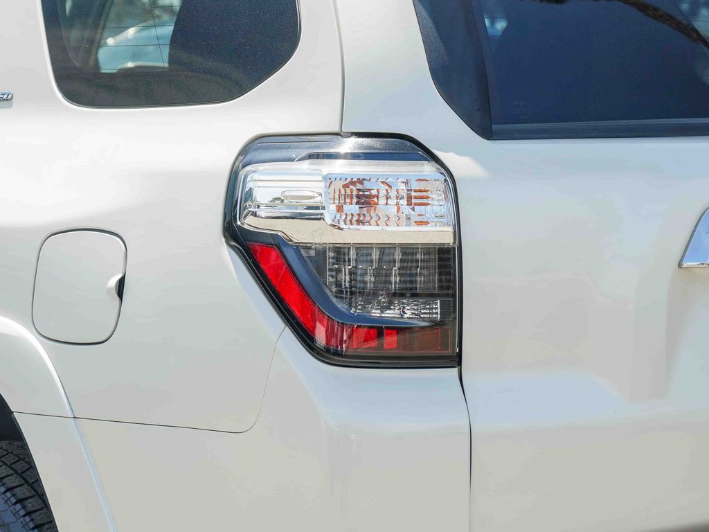 Thumbnail: 2021 Toyota 4Runner - 19