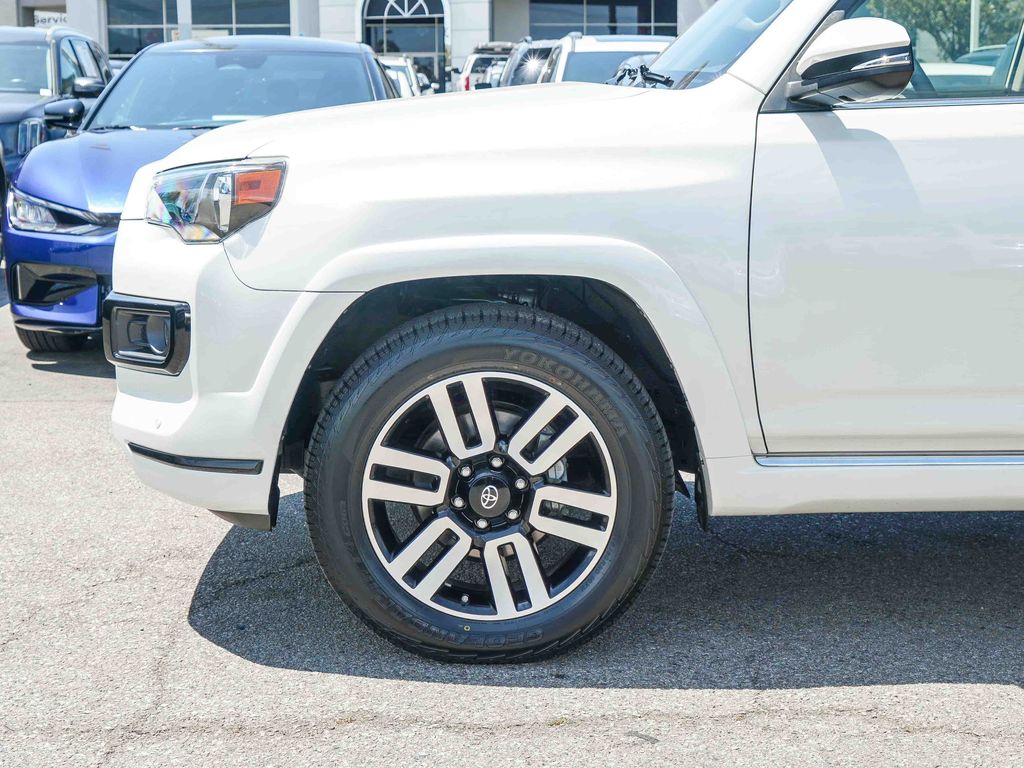 Thumbnail: 2021 Toyota 4Runner - 6