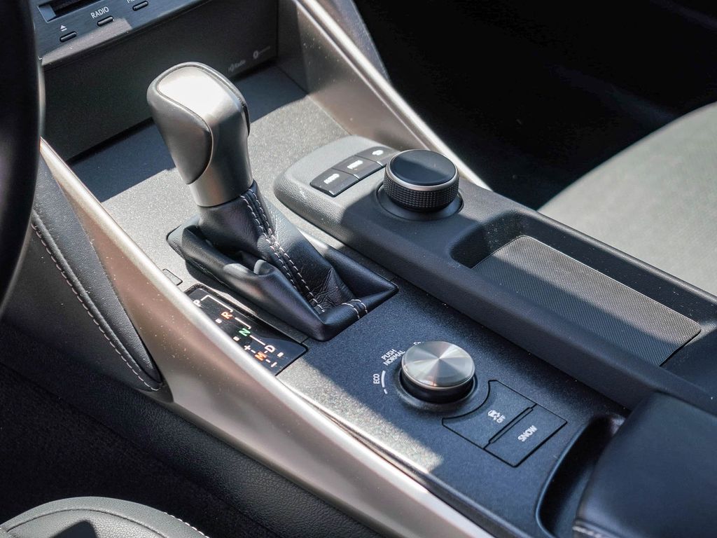 Thumbnail: 2019 Lexus IS - 13