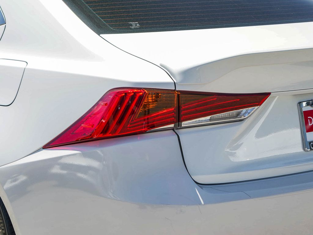 Thumbnail: 2019 Lexus IS - 18