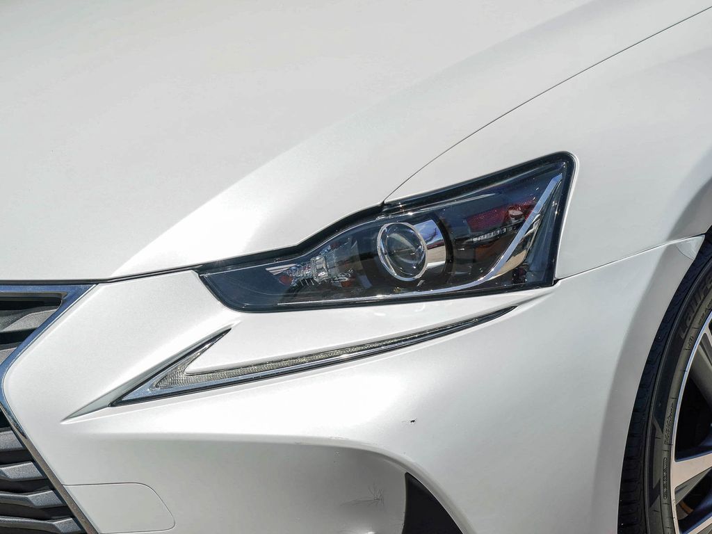 Thumbnail: 2019 Lexus IS - 19