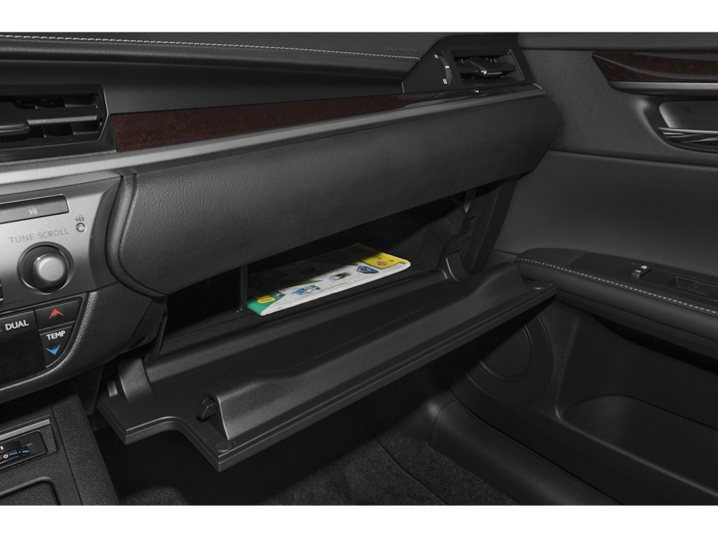 Thumbnail: 2015 Lexus ES - 13
