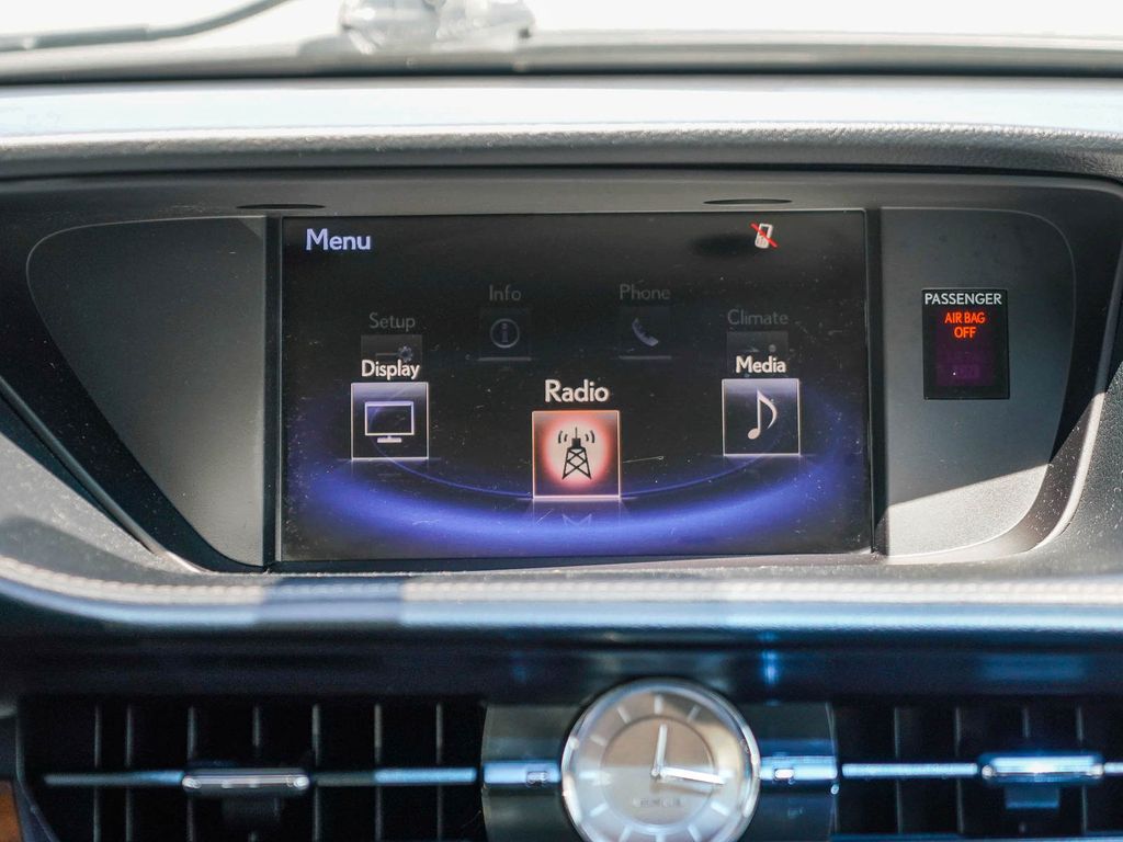 Thumbnail: 2015 Lexus ES - 22