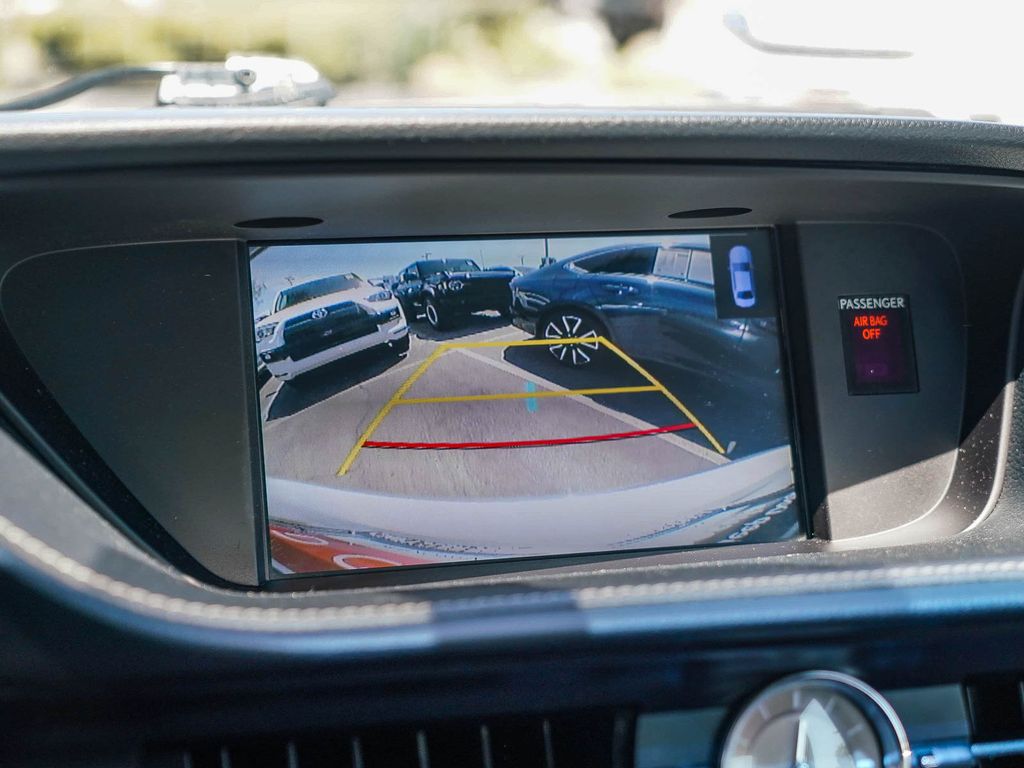 Thumbnail: 2015 Lexus ES - 27