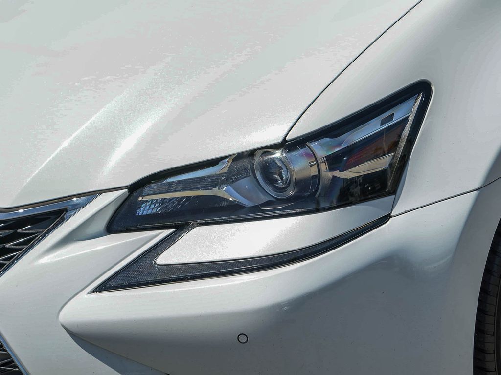 Thumbnail: 2018 Lexus GS - 20