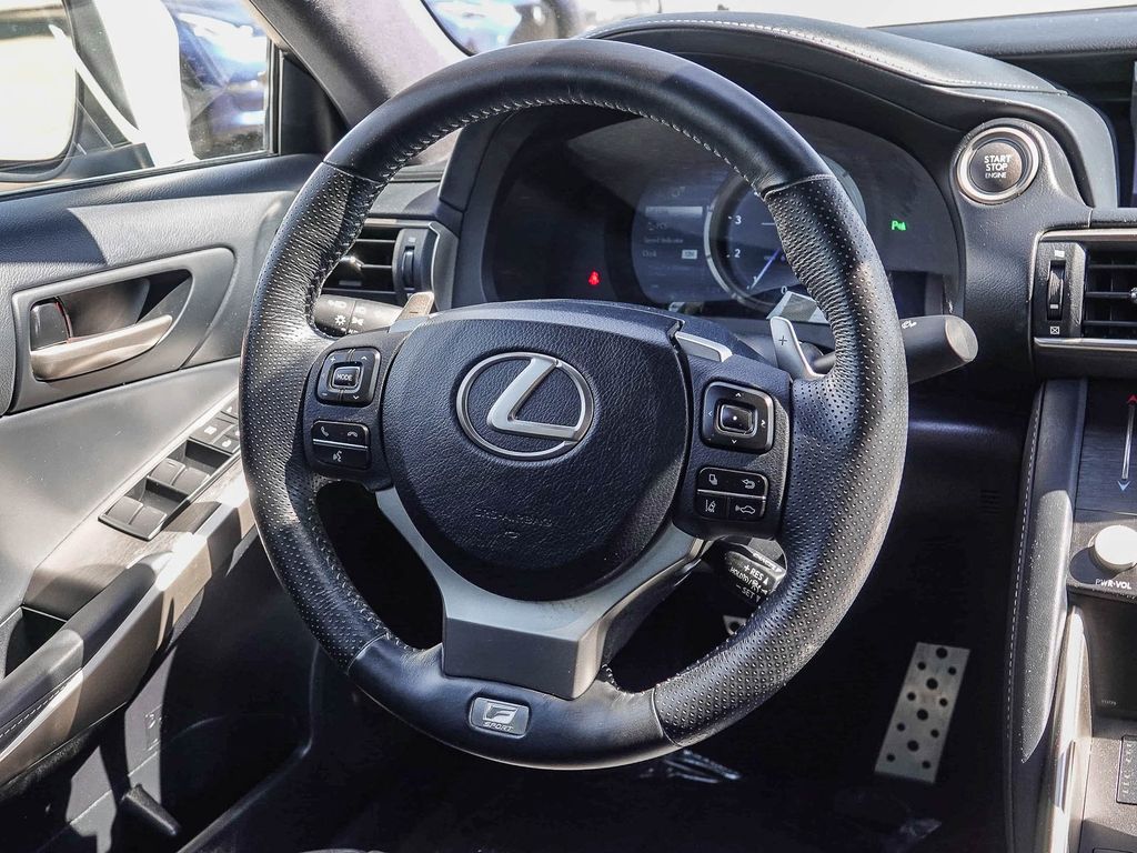 Thumbnail: 2019 Lexus IS - 9