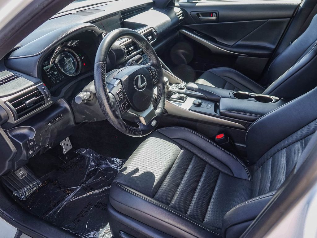 Thumbnail: 2019 Lexus IS - 11