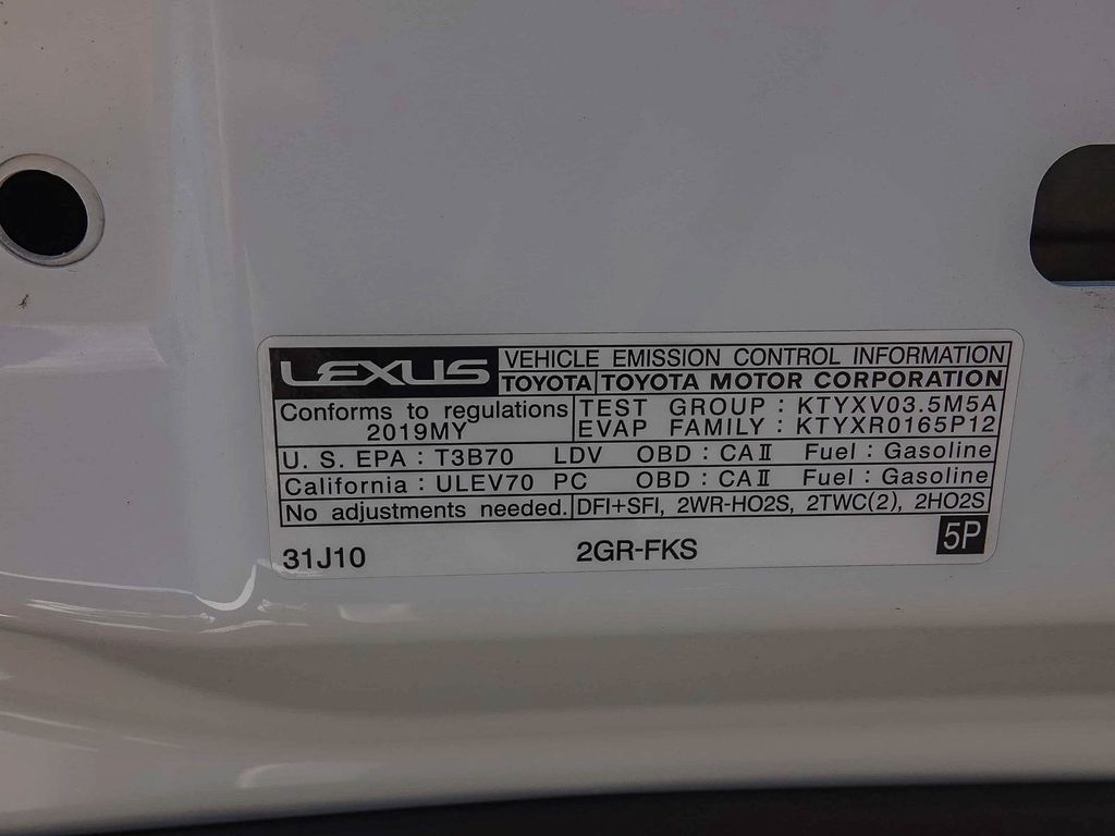 Thumbnail: 2019 Lexus IS - 15