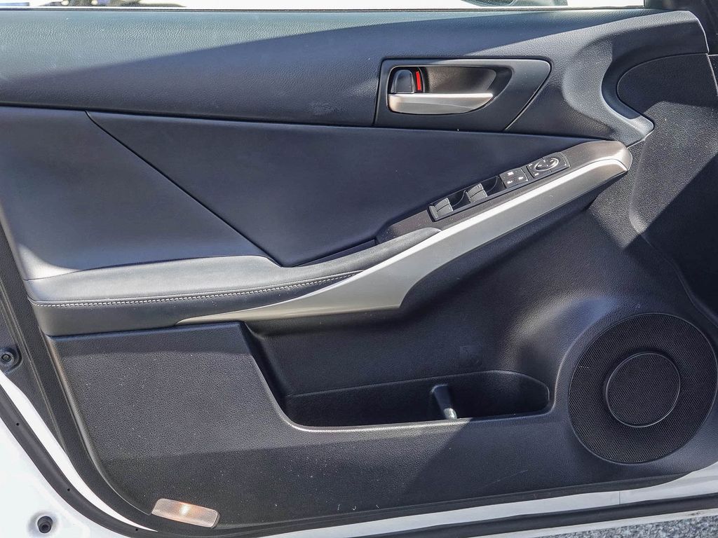 Thumbnail: 2019 Lexus IS - 21