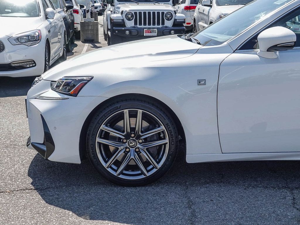 Thumbnail: 2019 Lexus IS - 7