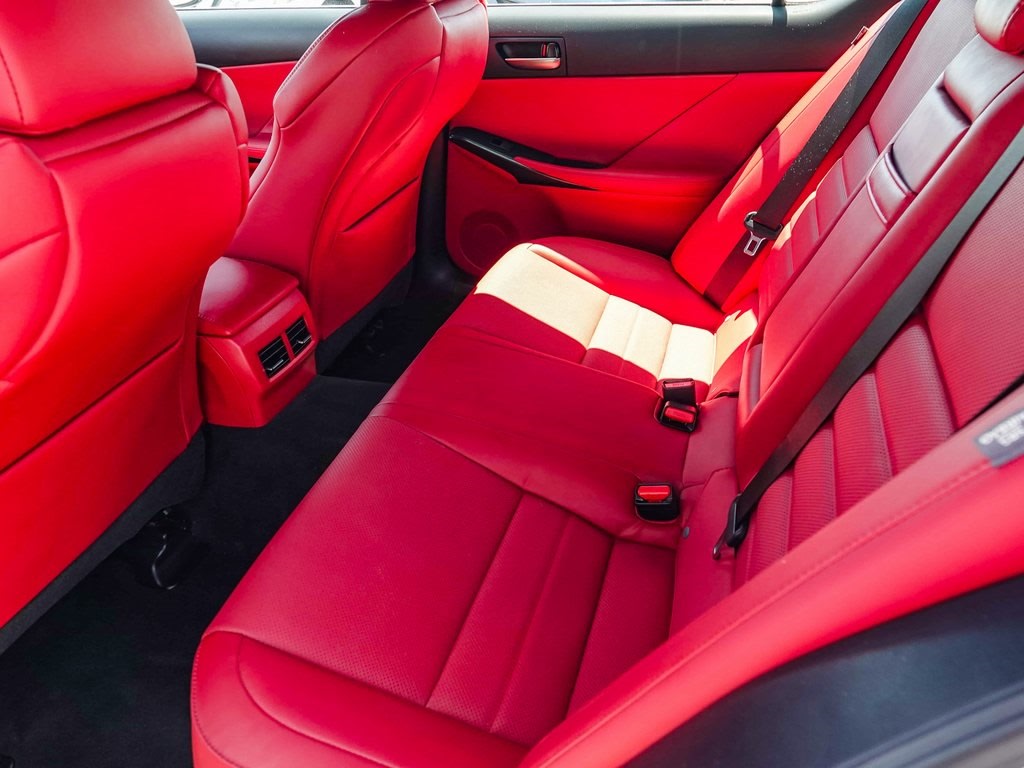 2022 Lexus IS 350 23