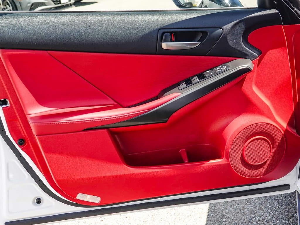 2022 Lexus IS 350 24