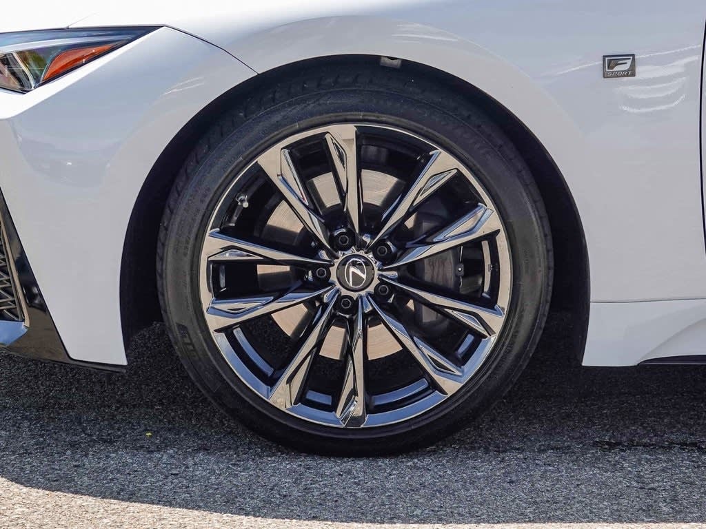 2022 Lexus IS 350 21