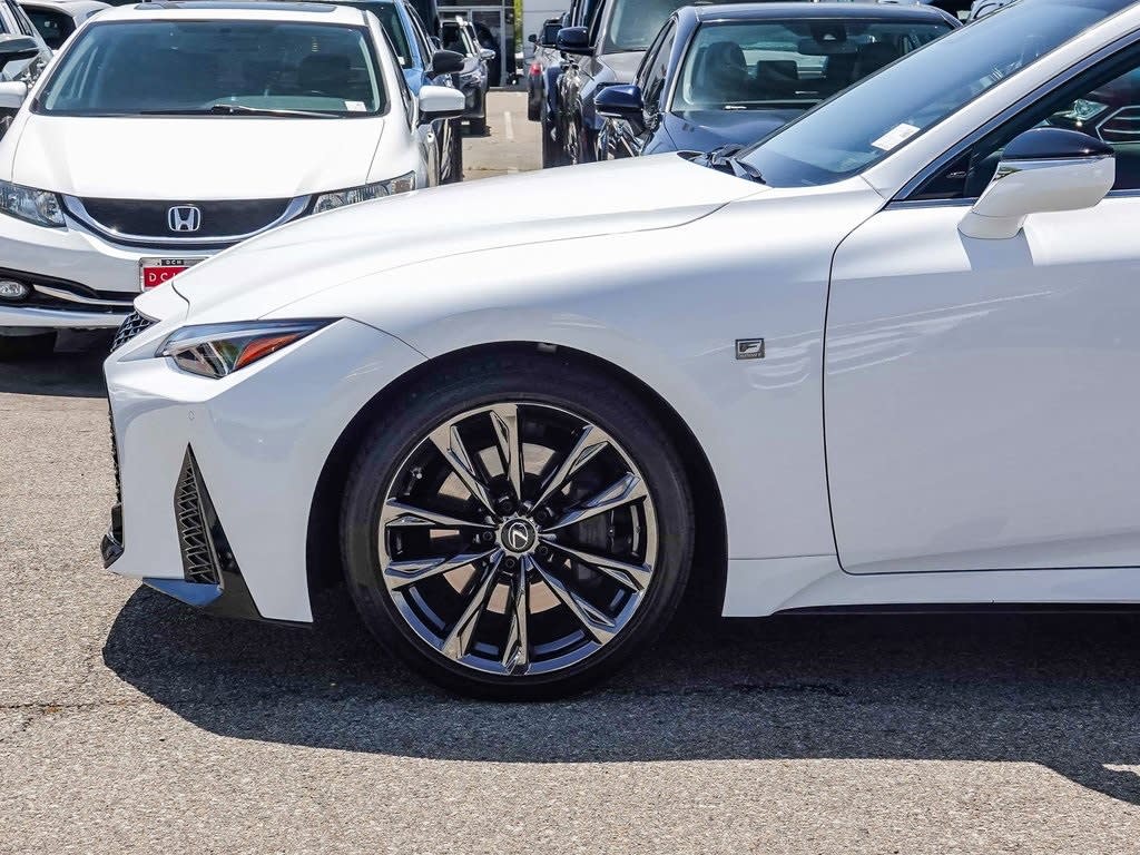 2022 Lexus IS 350 8