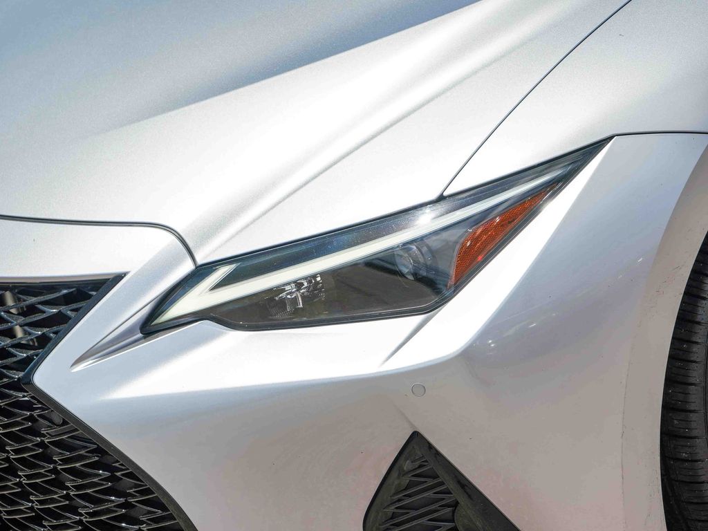Thumbnail: 2022 Lexus IS - 20