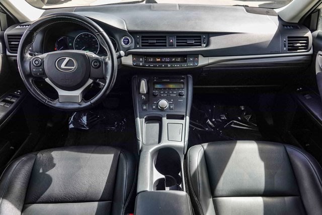 2016 Lexus CT 200h 2