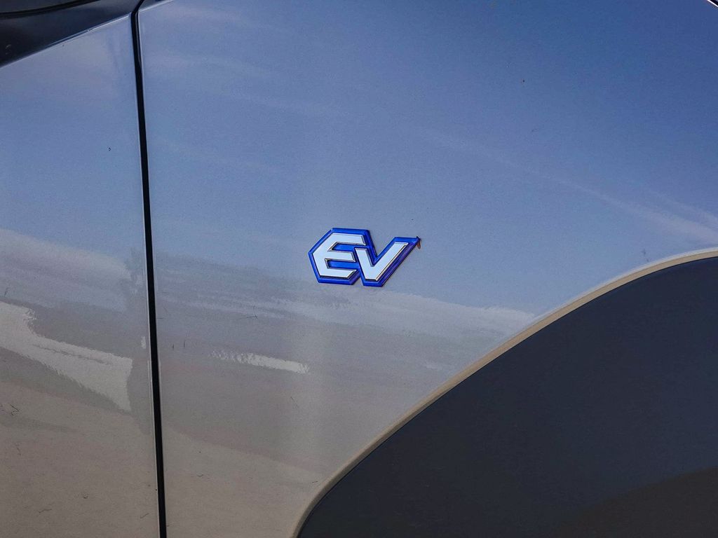 Thumbnail: 2023 Subaru Solterra - 4