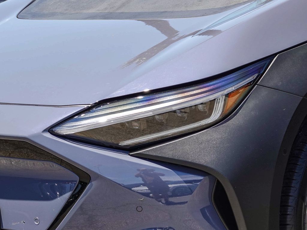 Thumbnail: 2023 Subaru Solterra - 18